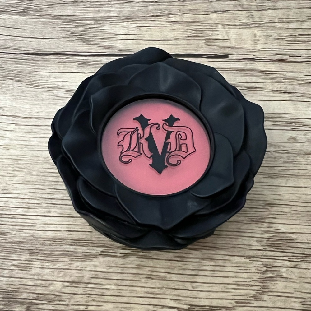 KVD blush in the color poppy - Picture 2 of 7